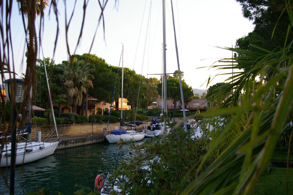 Villetta Su Canale Navigabile Фурнари Экстерьер фото